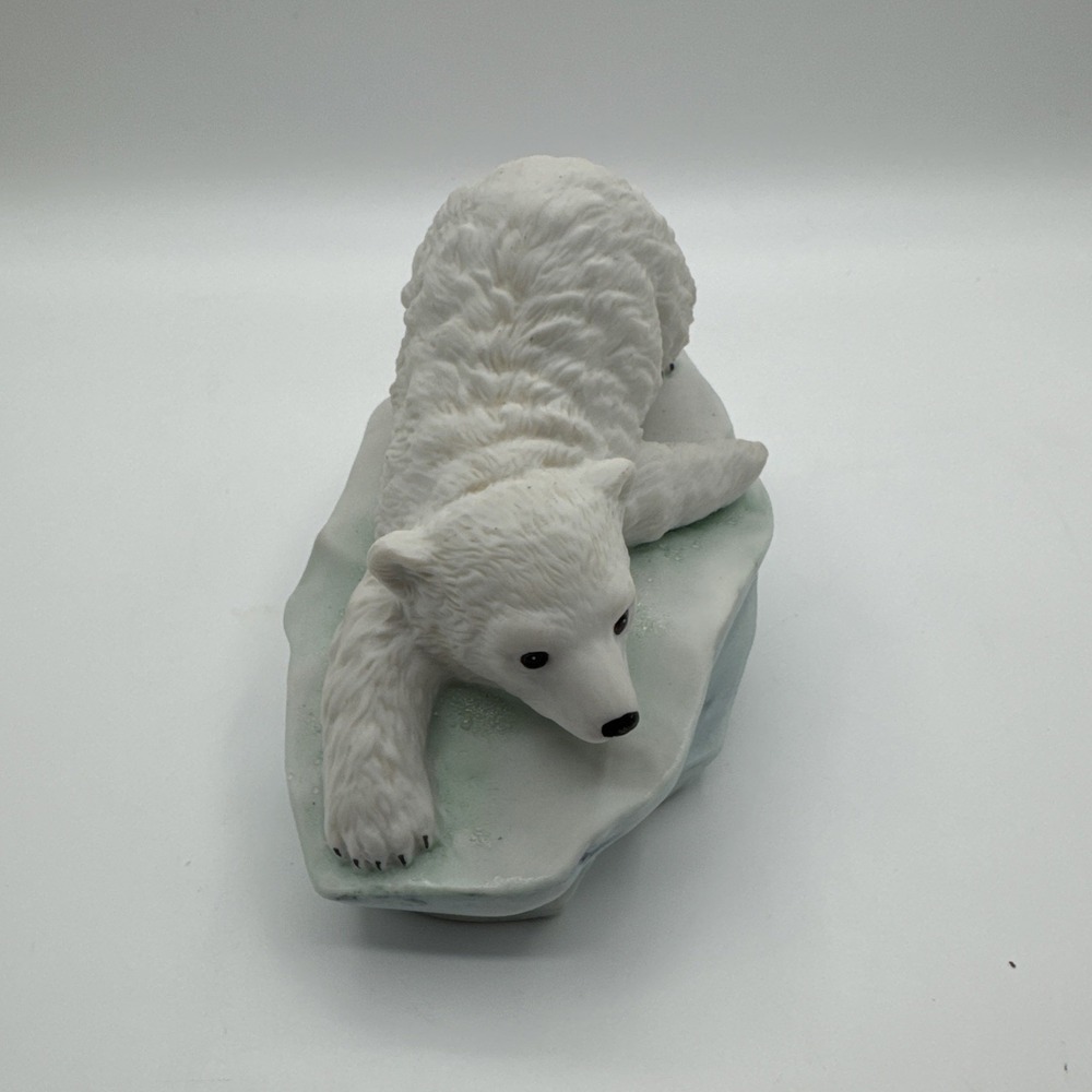 Maruri Polar Expedition Polar Bear Cub On Ice Porcelain Figurine P-9003 1990 - Picture 3 of 8